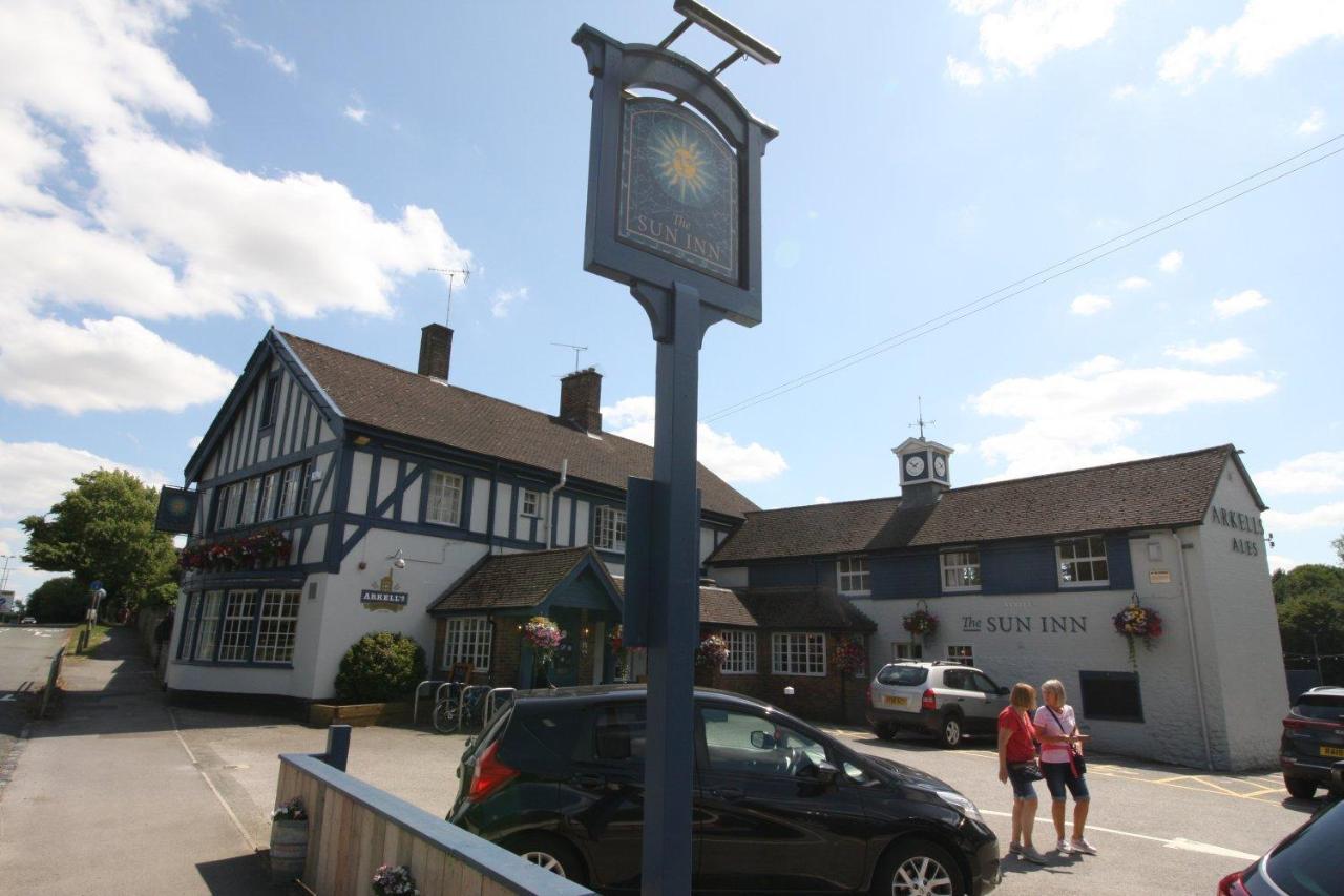 The Sun Inn Swindon Exteriér fotografie